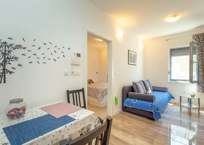 Charming Cozy Apartment Solitudo