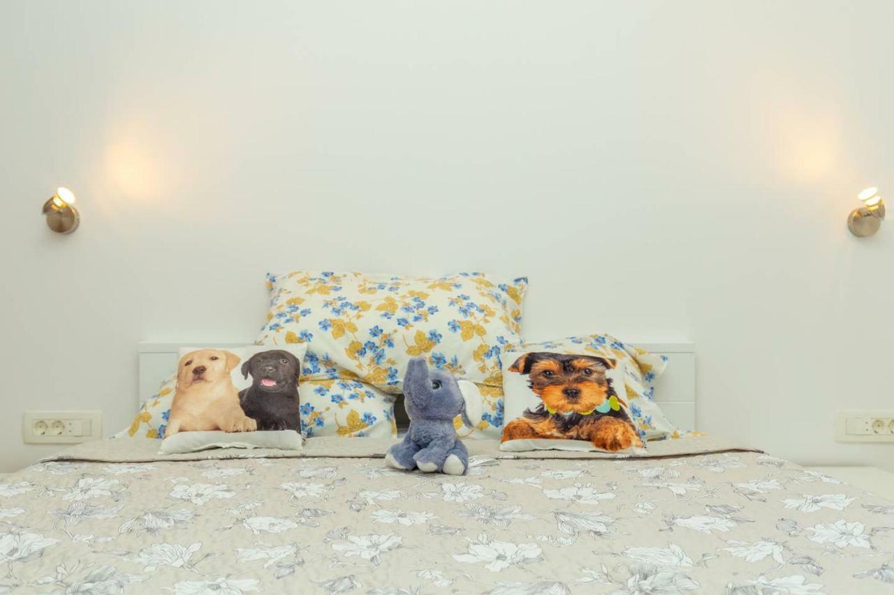 Charming Cozy Solitudo